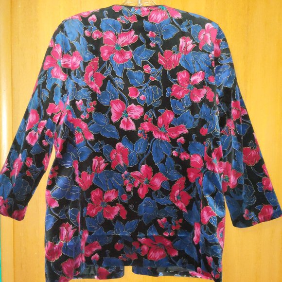 TanJay Velveteen Floral Blazer - Picture 7 of 7